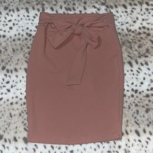 adorable mauve/pink pencil skirt